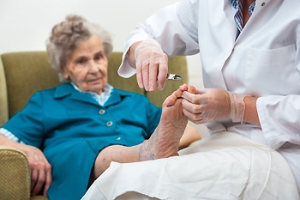 Symptoms of Common Foot Problems in the Elderly